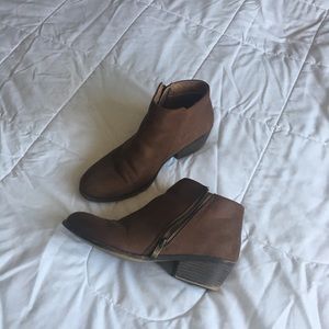 Casual ware ankle boots